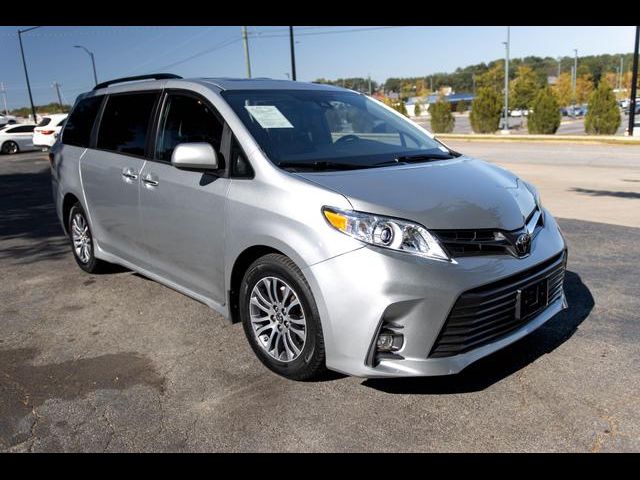 2019 Toyota Sienna XLE