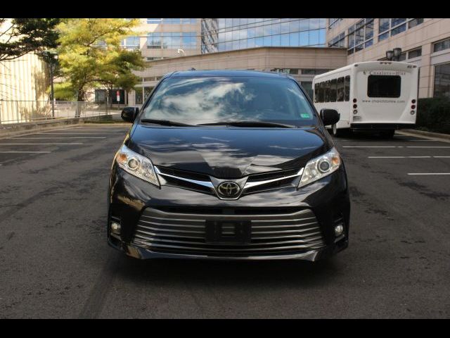 2019 Toyota Sienna XLE
