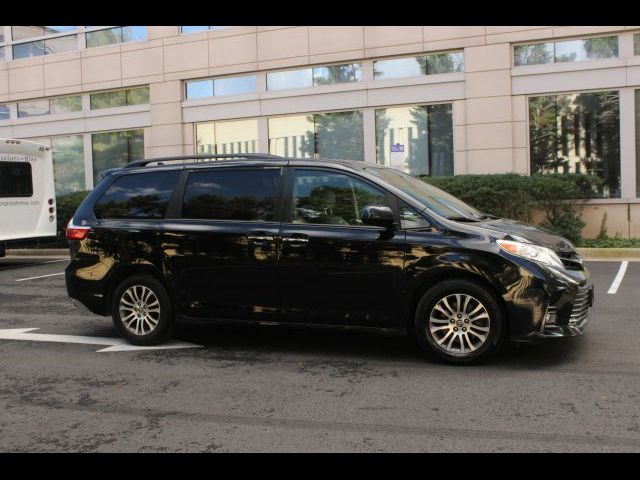 2019 Toyota Sienna XLE