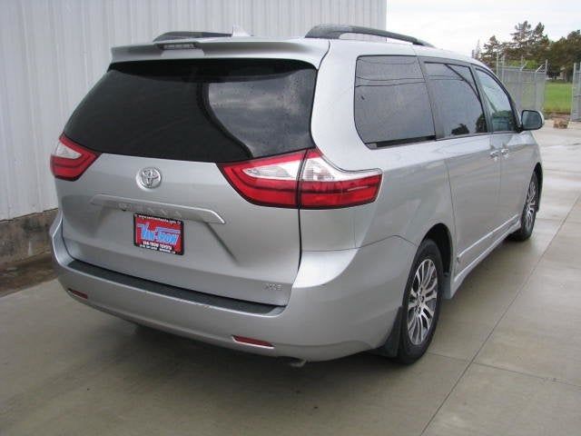 2019 Toyota Sienna XLE