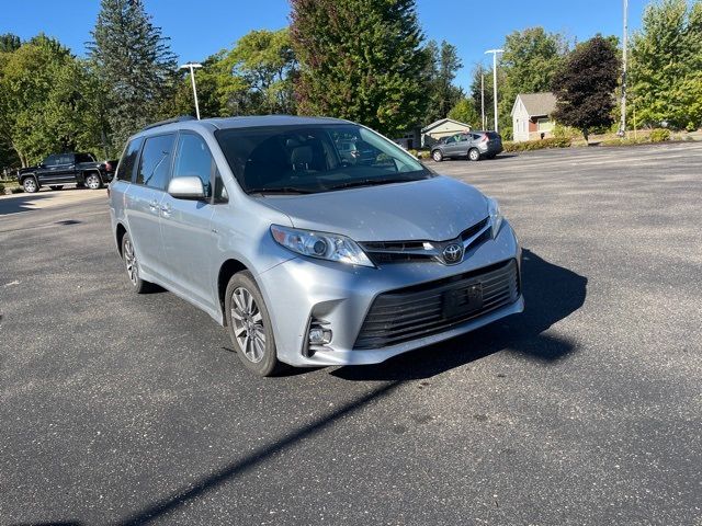 2019 Toyota Sienna XLE Premium