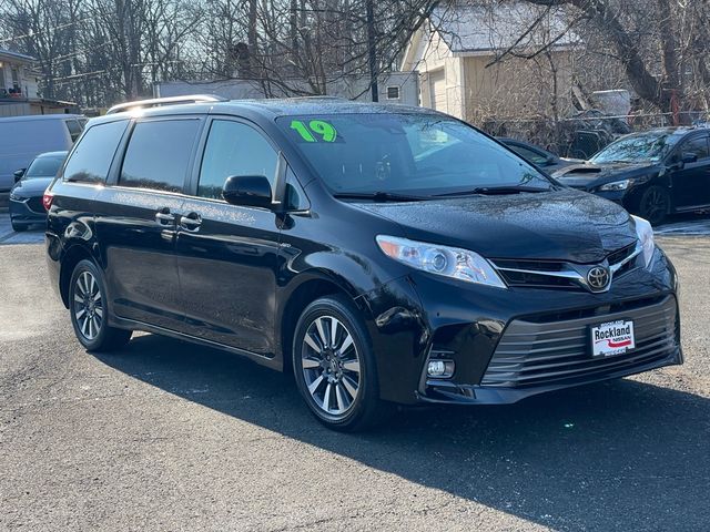 2019 Toyota Sienna 