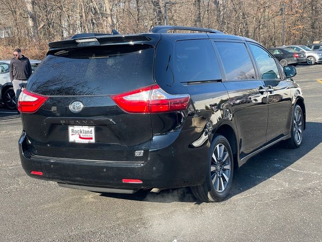 2019 Toyota Sienna XLE Premium