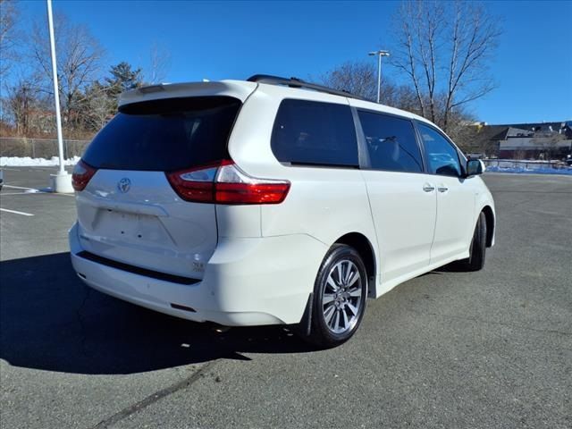 2019 Toyota Sienna XLE Premium