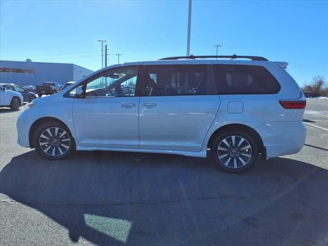 2019 Toyota Sienna XLE Premium