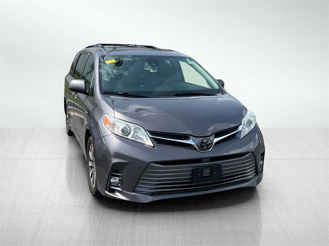 2019 Toyota Sienna XLE