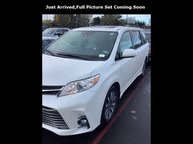 2019 Toyota Sienna XLE