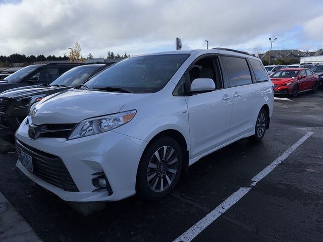 2019 Toyota Sienna XLE