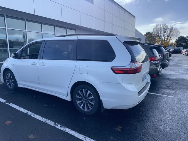 2019 Toyota Sienna XLE