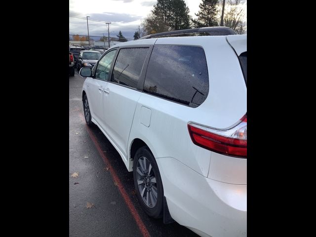 2019 Toyota Sienna XLE