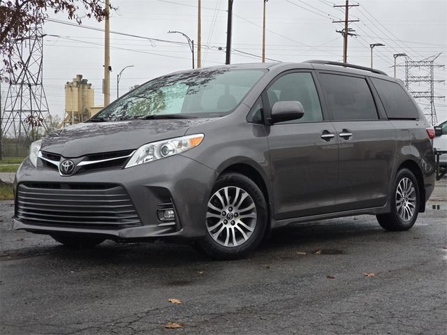 2019 Toyota Sienna XLE Premium