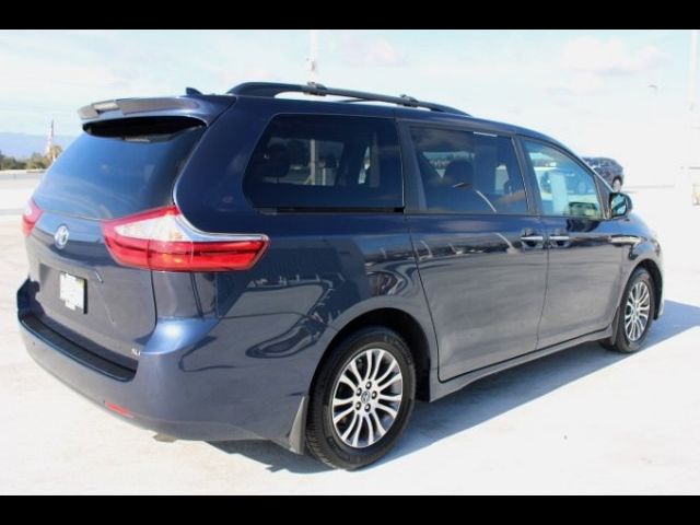 2019 Toyota Sienna XLE Premium