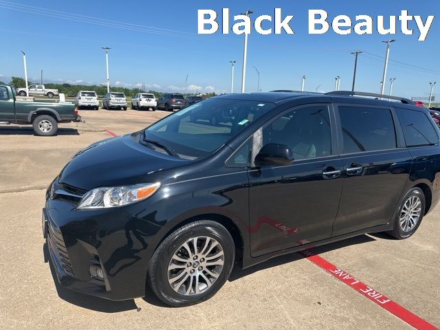 2019 Toyota Sienna XLE Premium