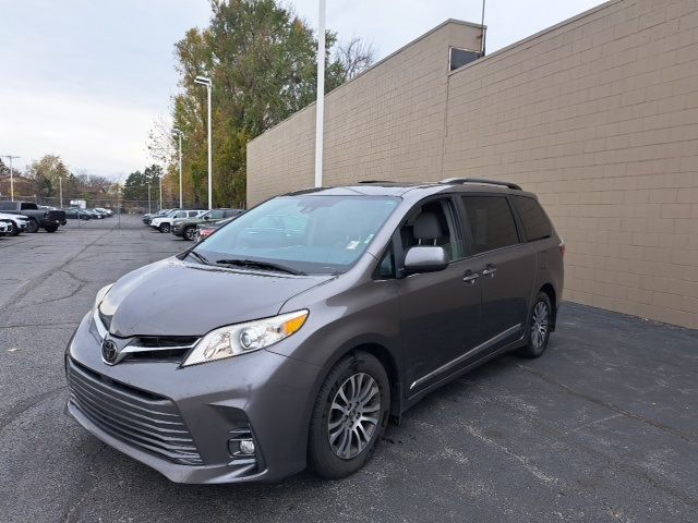 2019 Toyota Sienna 