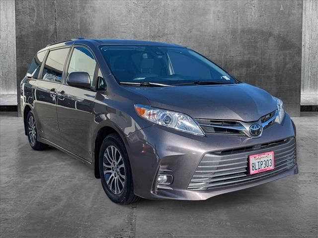 2019 Toyota Sienna XLE Premium