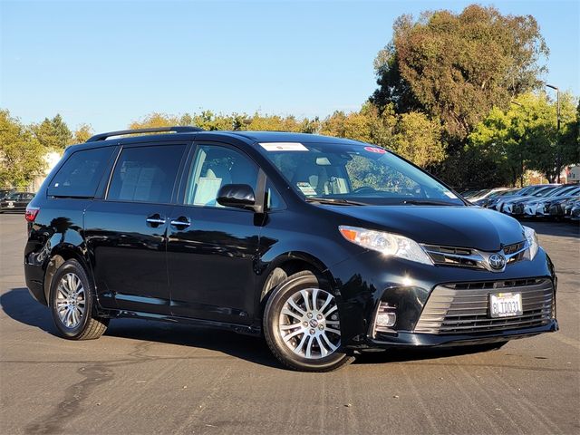 2019 Toyota Sienna XLE Premium