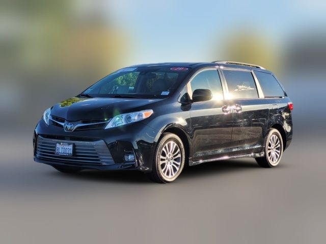 2019 Toyota Sienna XLE Premium