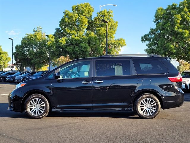 2019 Toyota Sienna XLE Premium