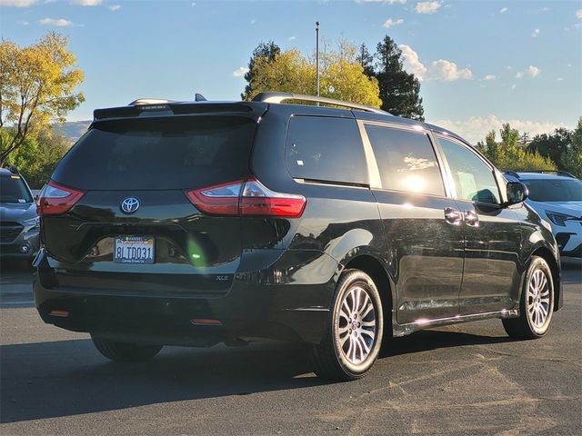 2019 Toyota Sienna XLE Premium