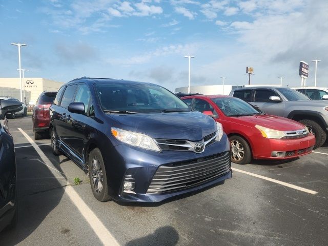 2019 Toyota Sienna XLE Premium