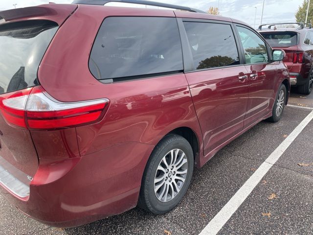 2019 Toyota Sienna XLE Premium