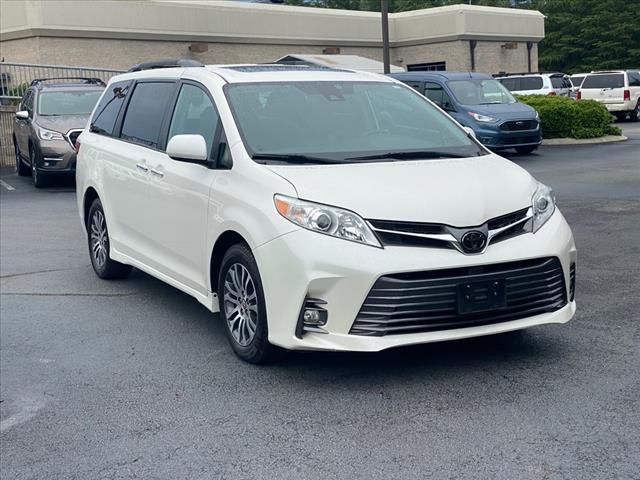 2019 Toyota Sienna XLE Premium