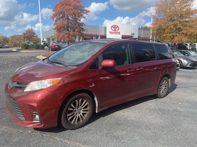 2019 Toyota Sienna XLE Premium