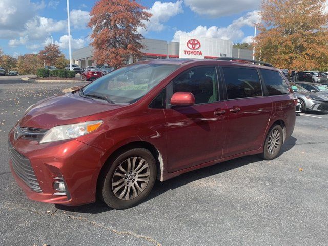 2019 Toyota Sienna XLE Premium