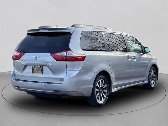 2019 Toyota Sienna XLE Premium