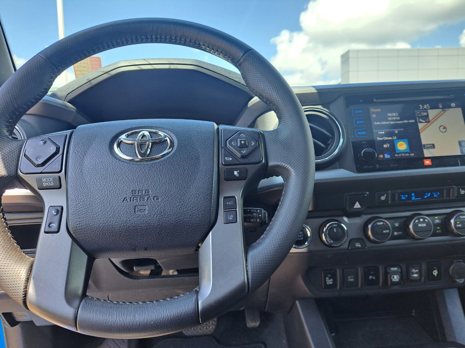 Vehicle image 11 of 34