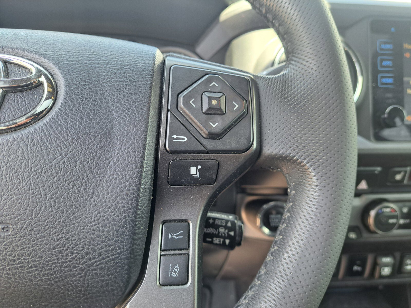 Vehicle image 15 of 34