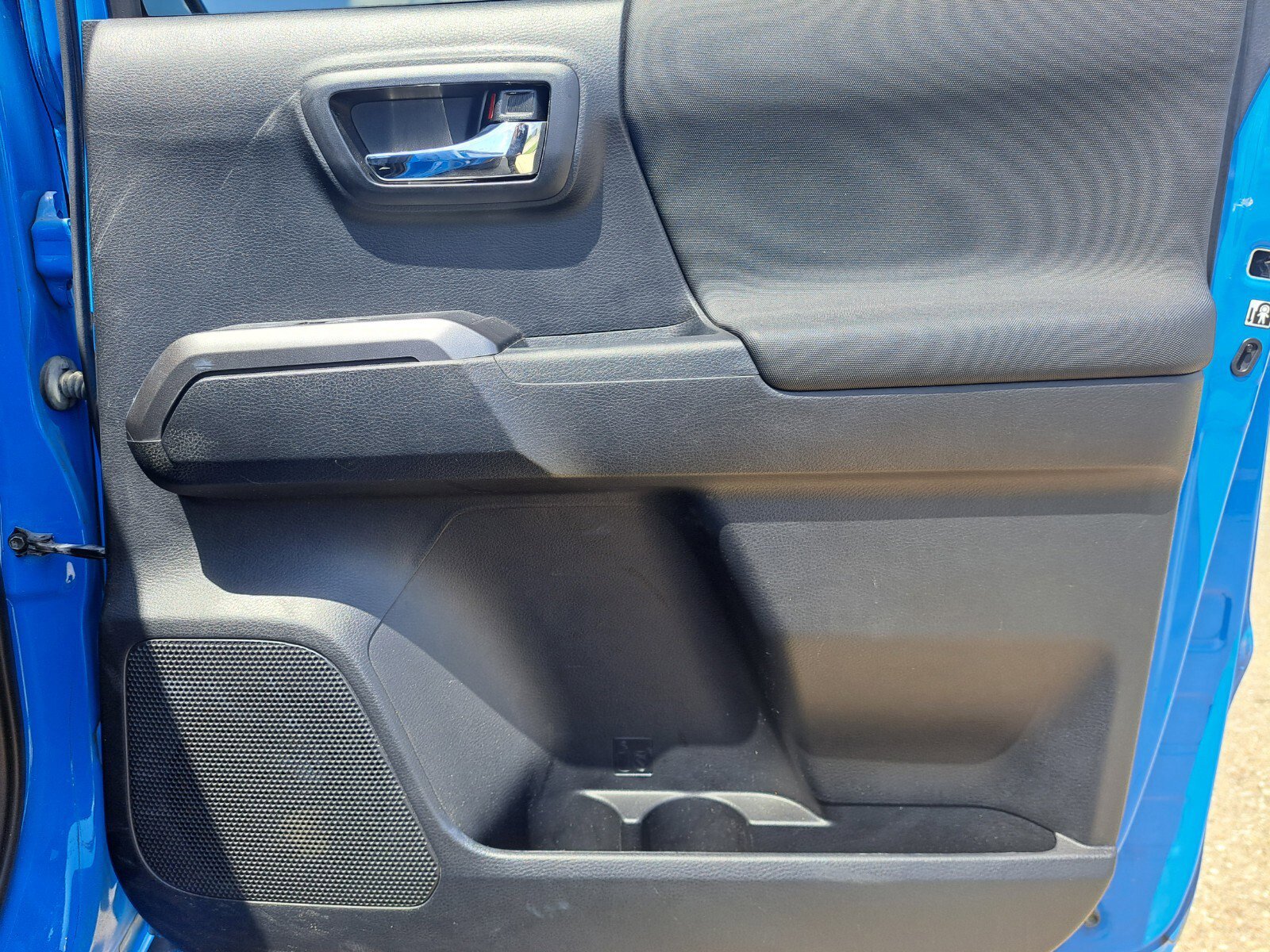 Vehicle image 31 of 34