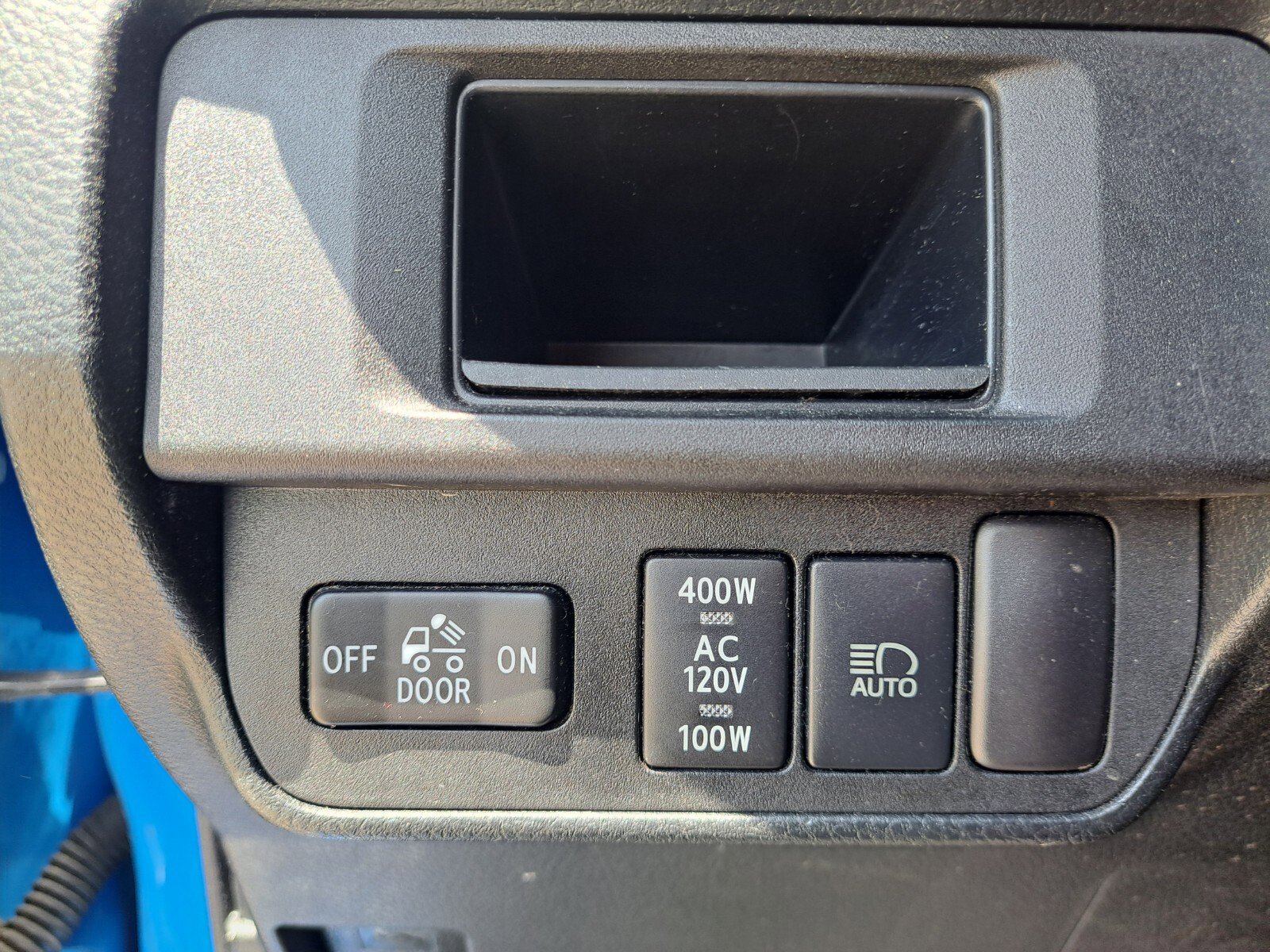 Vehicle image 20 of 34