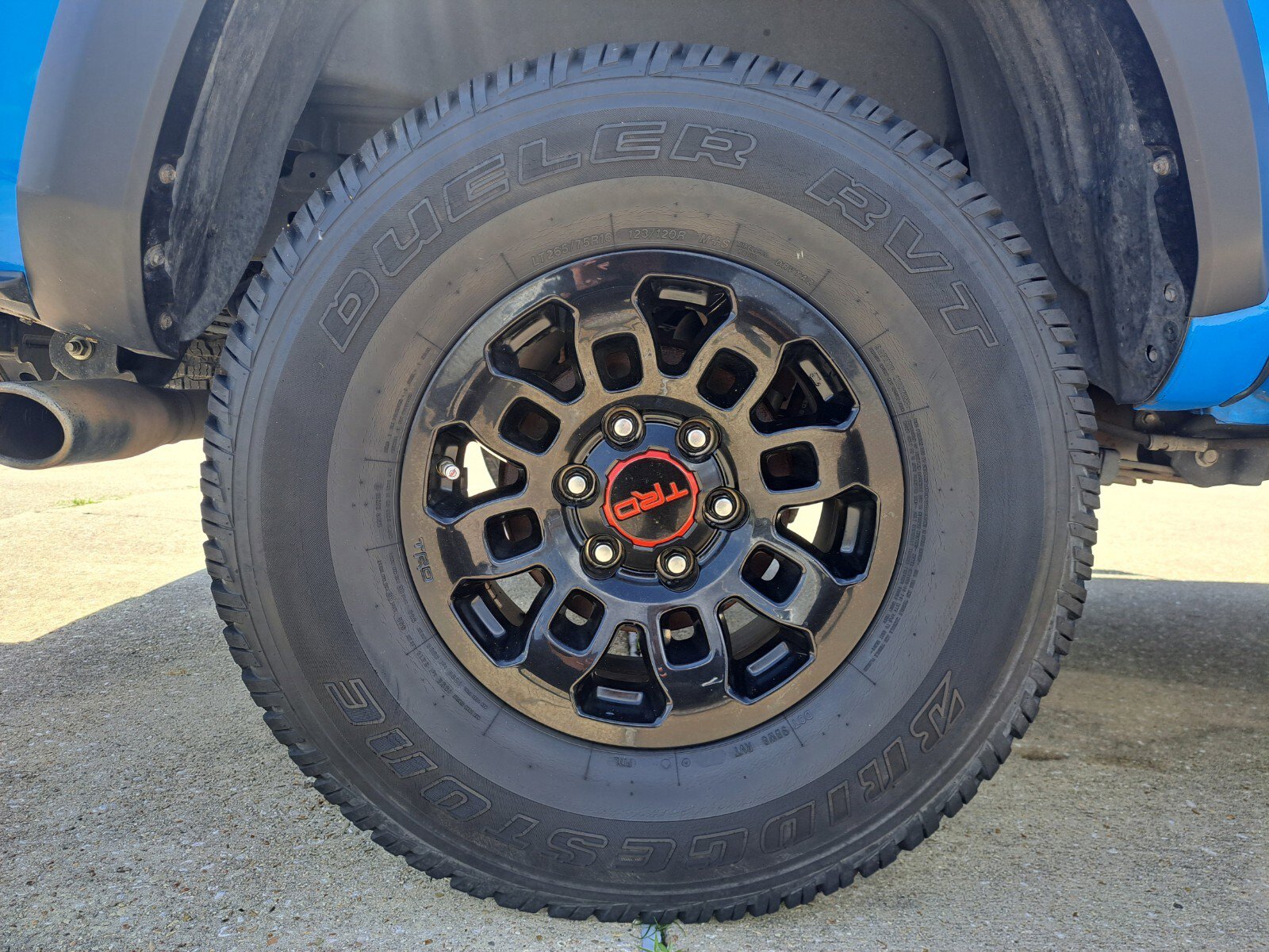 Vehicle image 32 of 34