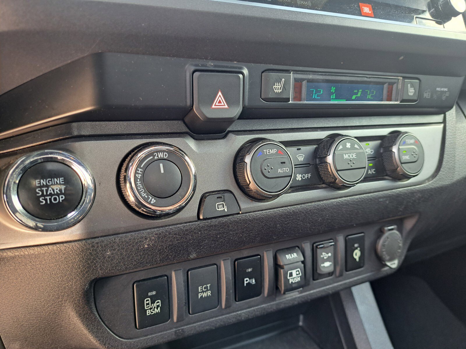 Vehicle image 13 of 34