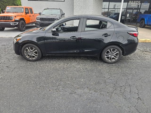 2019 Toyota Yaris XLE