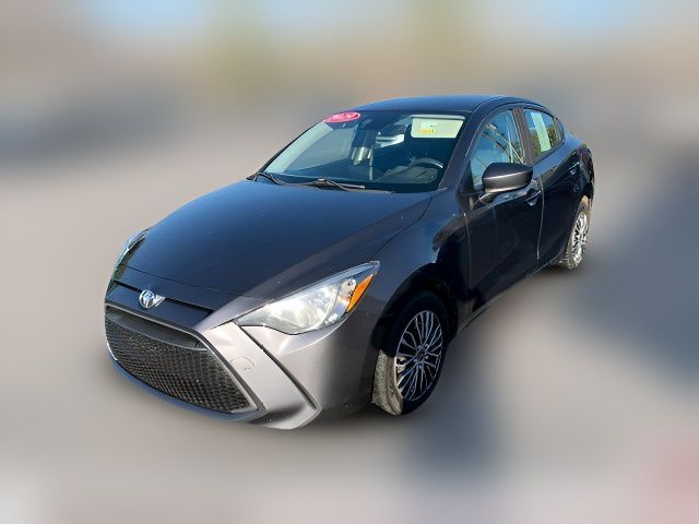 2019 Toyota Yaris XLE