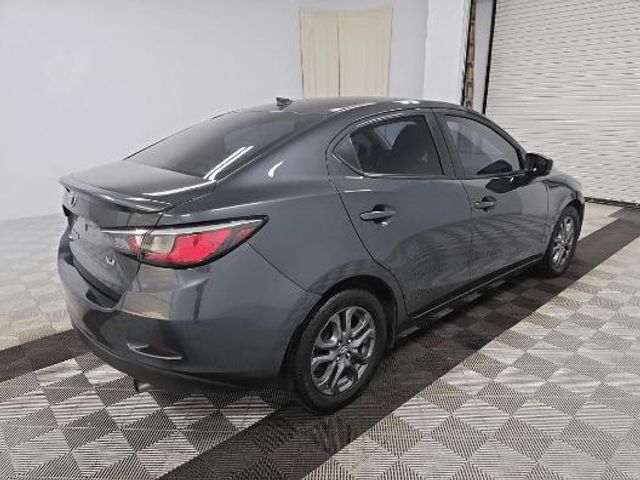 2019 Toyota Yaris XLE