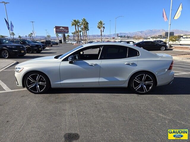 2019 Volvo S60 R-Design