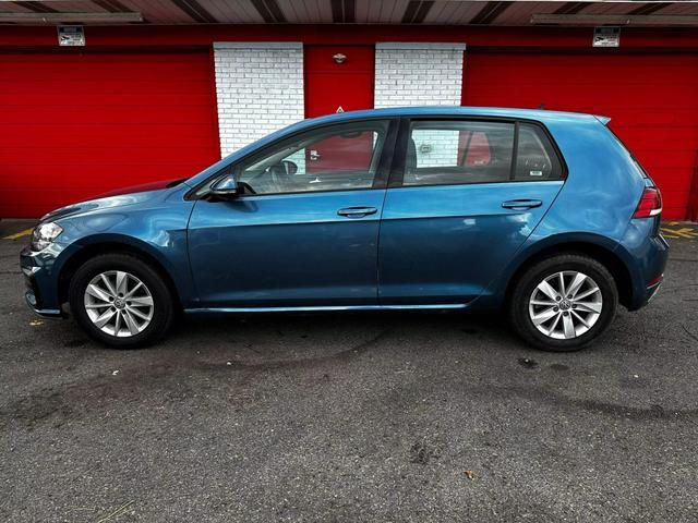 2019 Volkswagen Golf SE