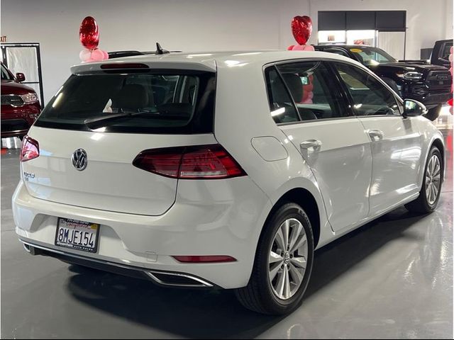 2019 Volkswagen Golf SE