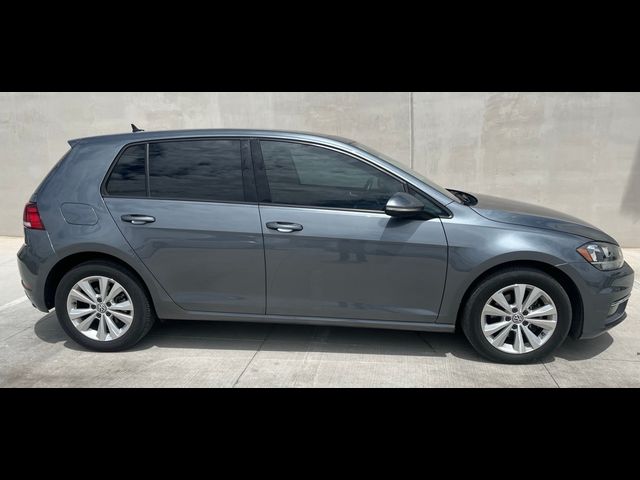 2019 Volkswagen Golf SE