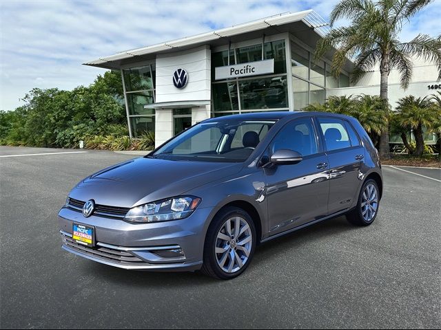 2019 Volkswagen Golf SE