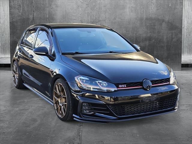 2019 Volkswagen Golf GTI SE