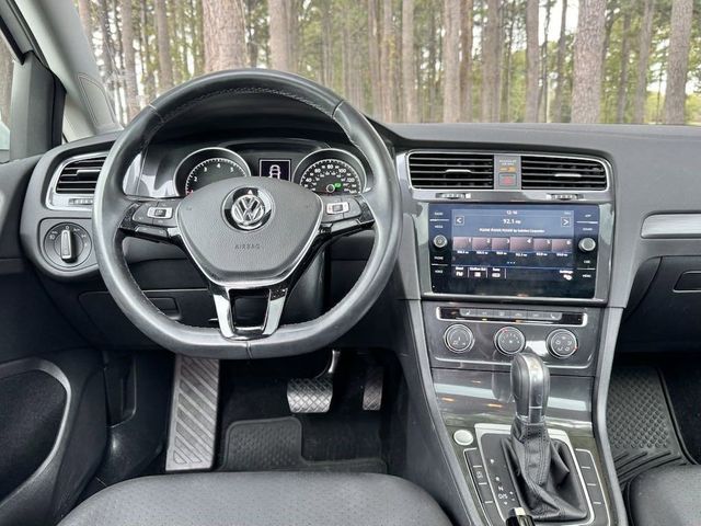 2019 Volkswagen Golf SE