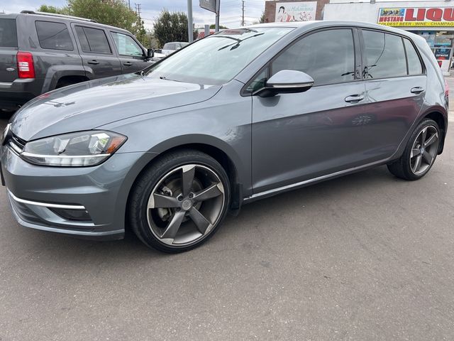 2019 Volkswagen Golf SE