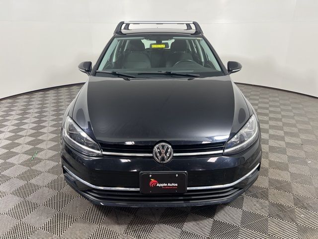 2019 Volkswagen Golf SE