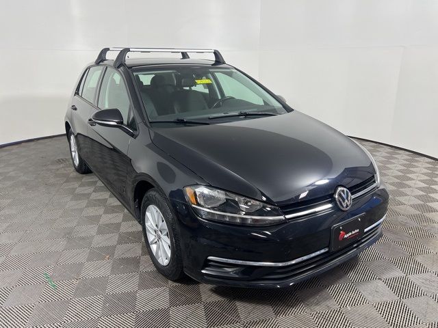 2019 Volkswagen Golf SE