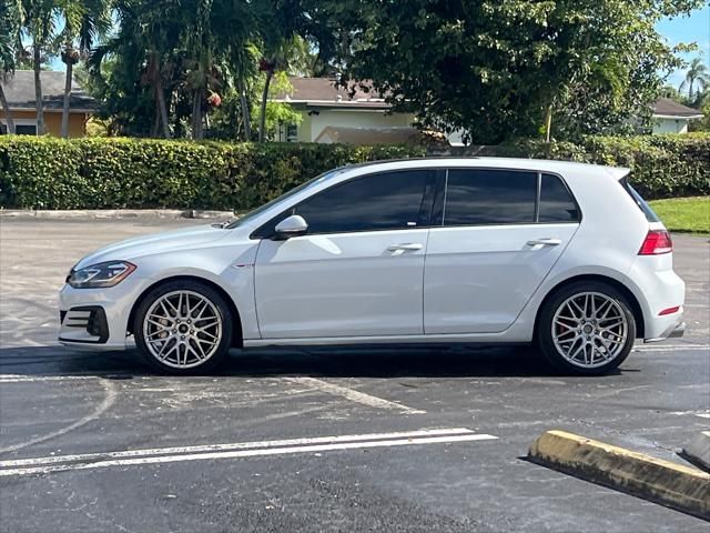 2019 Volkswagen Golf GTI SE