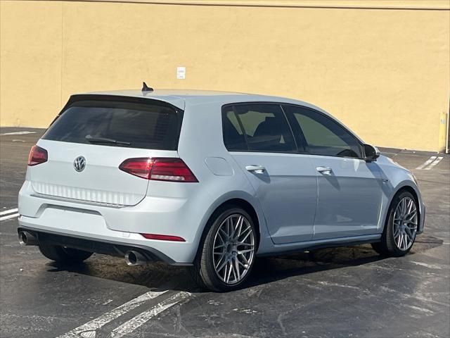 2019 Volkswagen Golf GTI SE